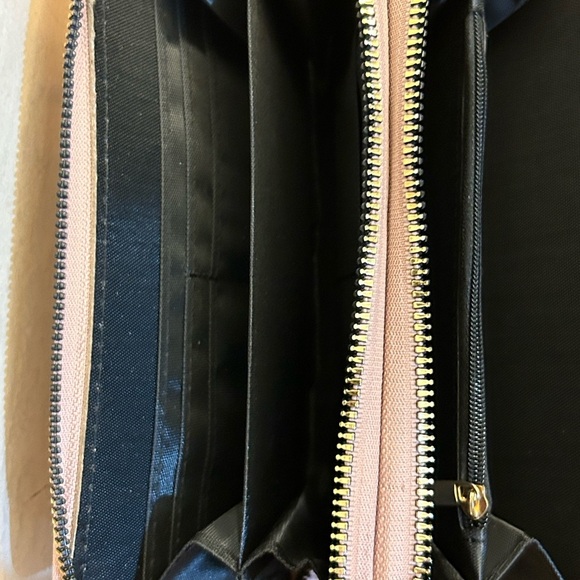 Mudd Double Zipper Sided Light Pink Wristlet with Decorative Cutouts - Picture 9 of 10